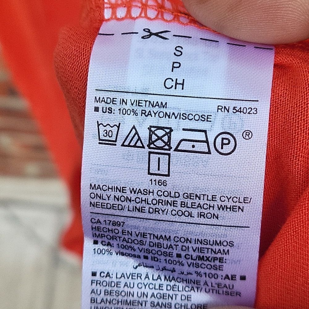 Old Navy tank - Picture 4 of 5